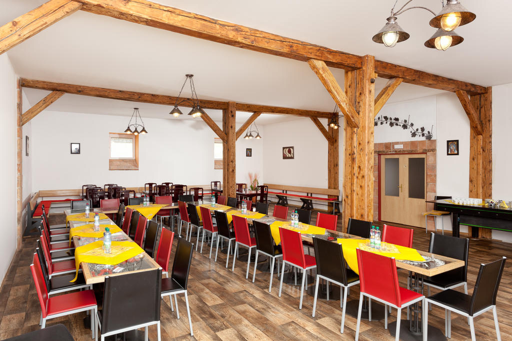 因维诺住宿加早餐酒店 Pohořelice 外观 照片